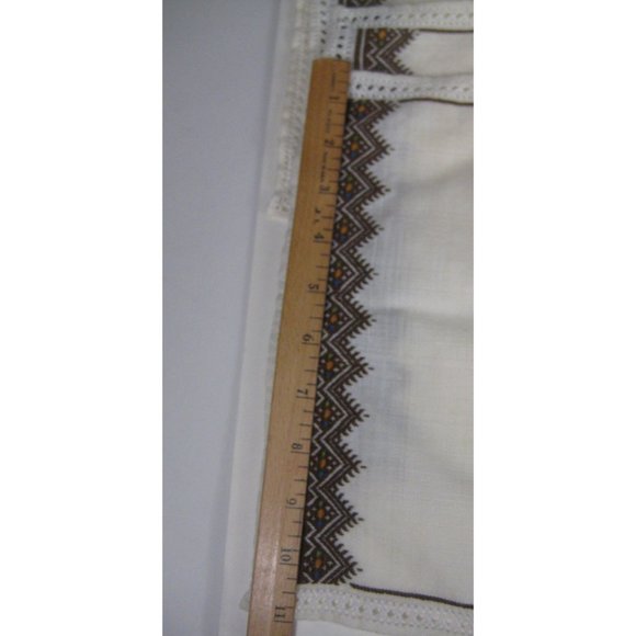 Set Of 4 Placemats Hand Stitched Polyester 11 x 18 in Openwork - Picture 2 of 9